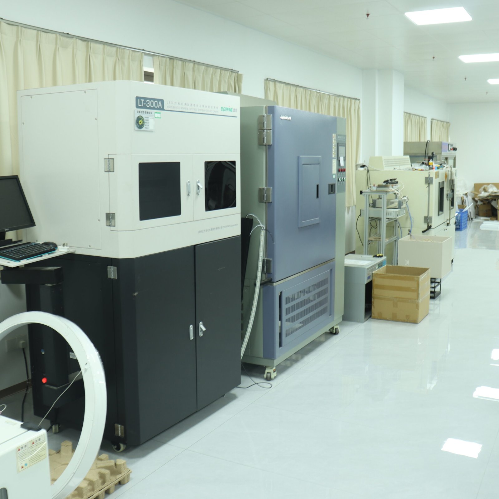 LED lighting quality and temperature testing laboratory