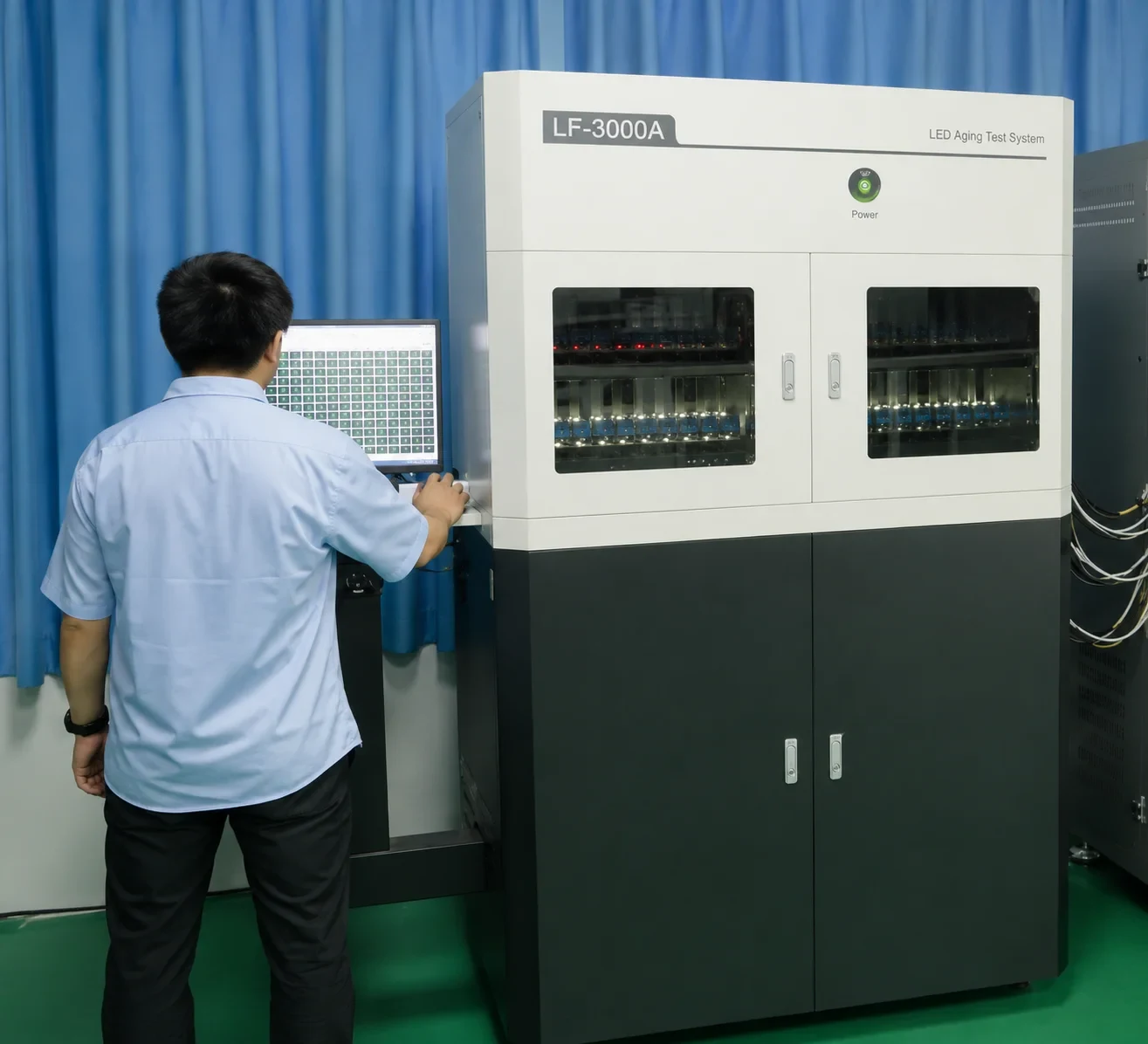 Thermal aging testing chamber